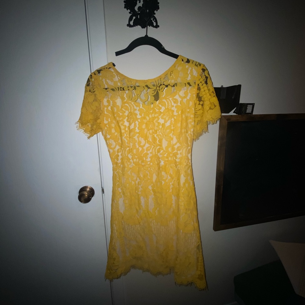 Lace midi dress with lace cap sleeve
